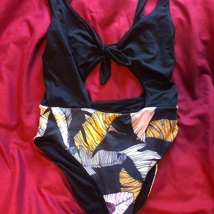 Maaji Size L One Piece Reversible